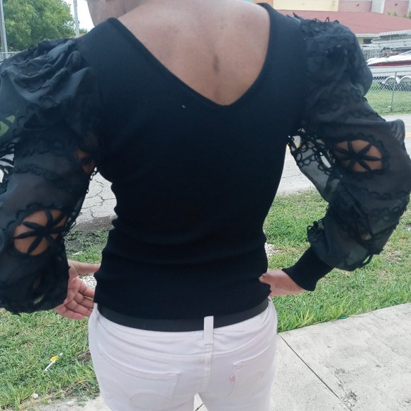 Black Top With Puff Sleeves New w/o tag - Picture 4 of 4